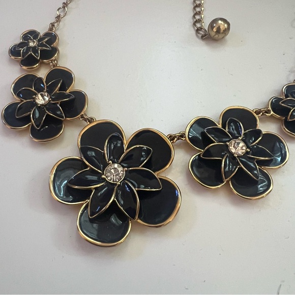 ⭐️ kate spade new york Graceful Floral Graduated Necklace - Picture 2 of 7